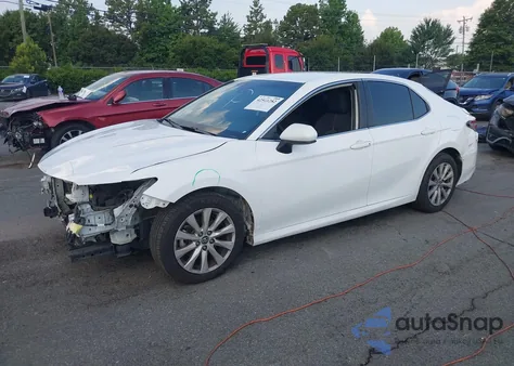 2020 Toyota Camry Le из США, поврежденный, VIN 4T1C11AK8LU907636